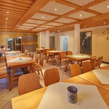 Priester- Und Gastehaus Marienau Casa de hóspedes *