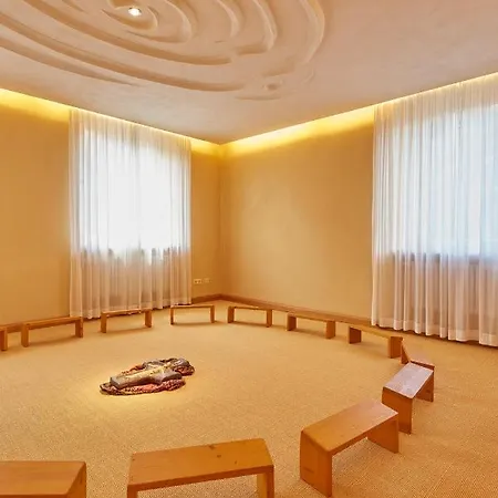 Priester- Und Gastehaus Marienau