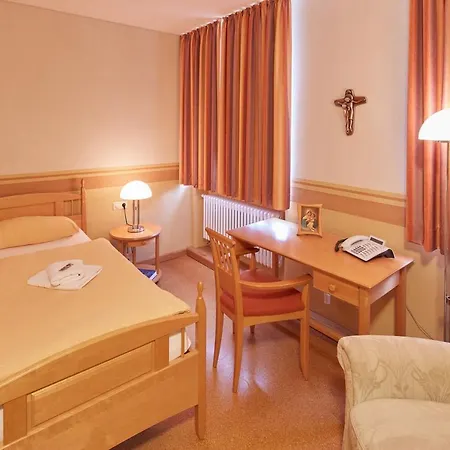 Priester- Und Gastehaus Marienau Pensión *