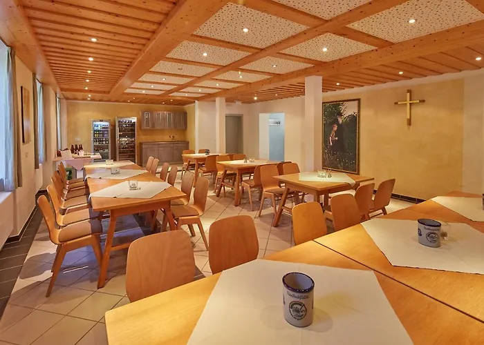 Priester- Und Gastehaus Marienau 게스트하우스 *