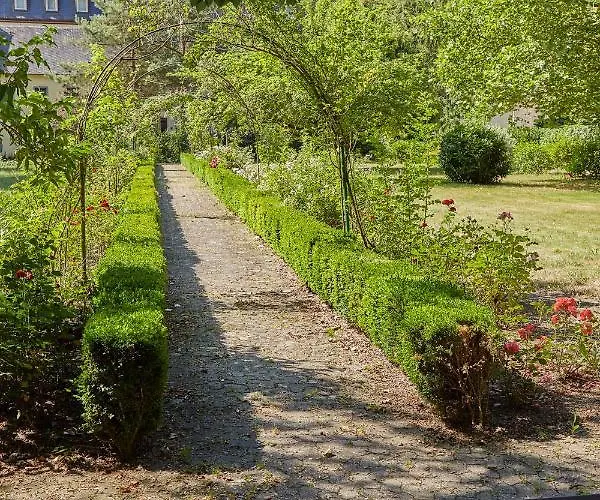 게스트하우스 Priester- Und Gastehaus Marienau 발렌다