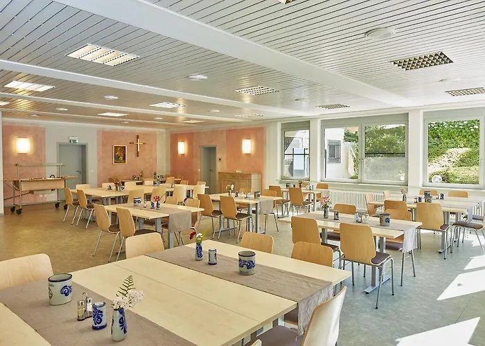 게스트하우스 Priester- Und Gastehaus Marienau 발렌다