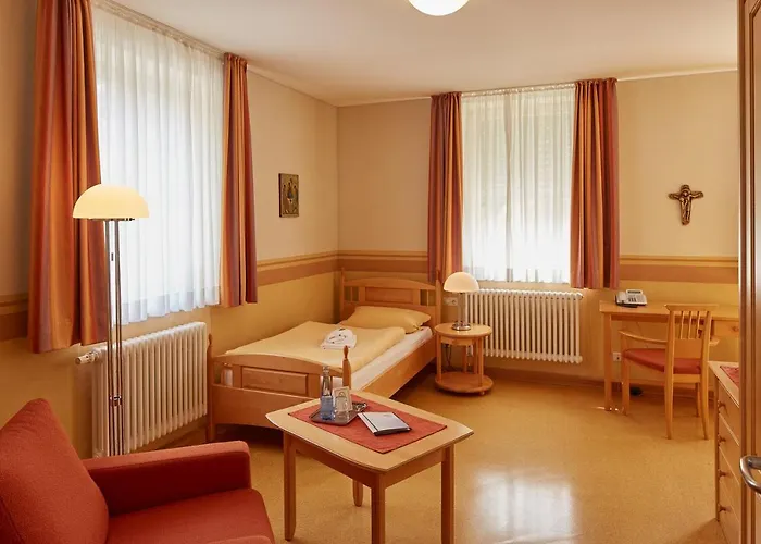 Priester- Und Gastehaus Marienau 게스트하우스 *