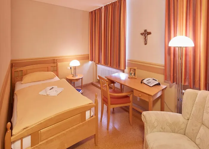 Priester- Und Gastehaus Marienau 게스트하우스 *